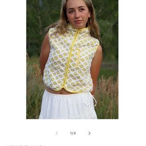 Midnight lunch yellow vest